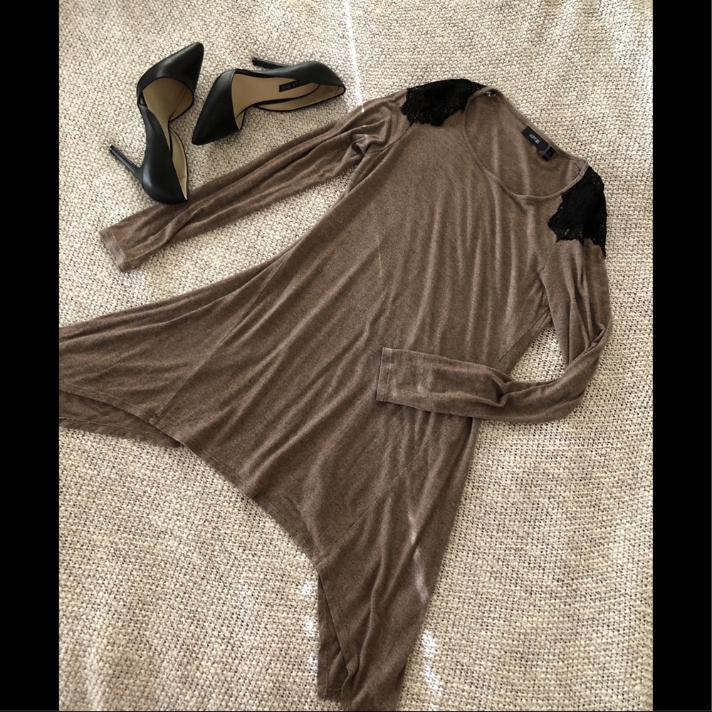 Apt. 9 shoulder lace long sleeve tunic